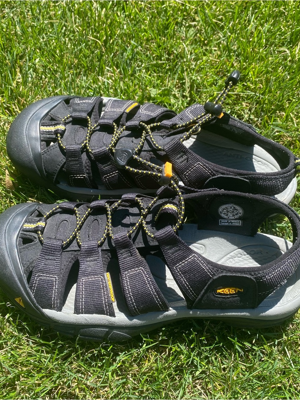 Keen Men's Newport H2 Sport Sandals 1001907 Size 11.5 EU 45 Black Yellow - Picture 13 of 15